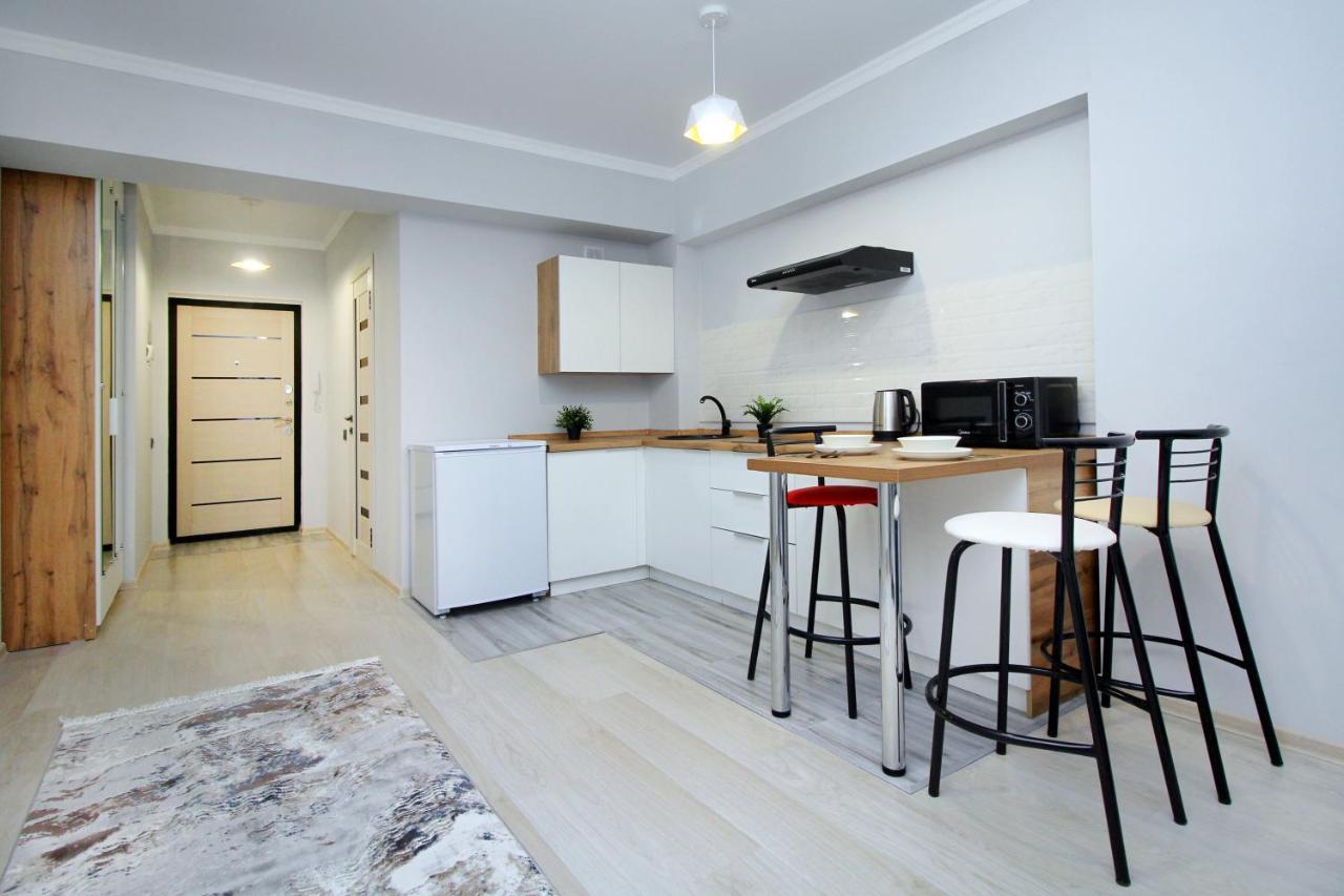 Cozy Studio In The Best Area! 4 Алма Ата Екстериор снимка