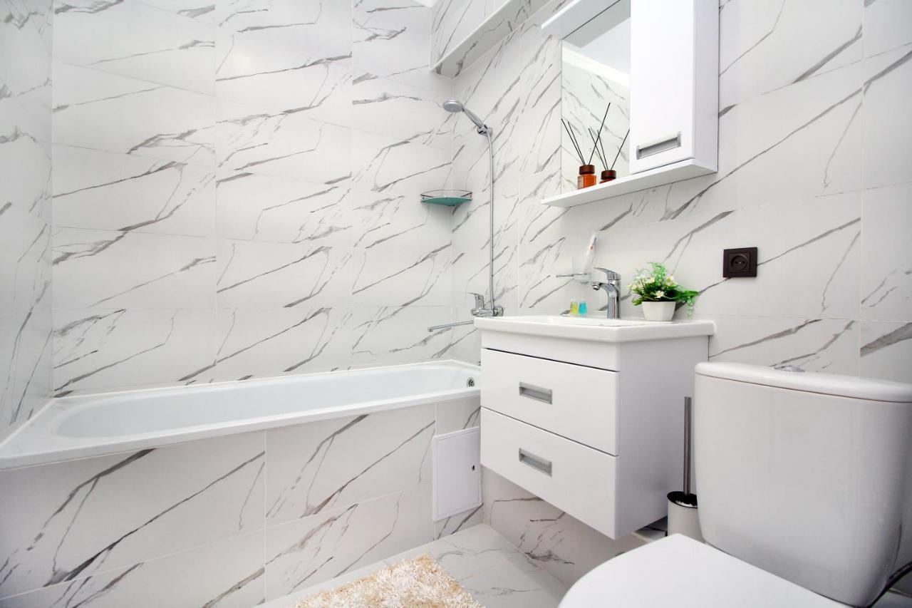 Cozy Studio In The Best Area! 4 Алма Ата Екстериор снимка